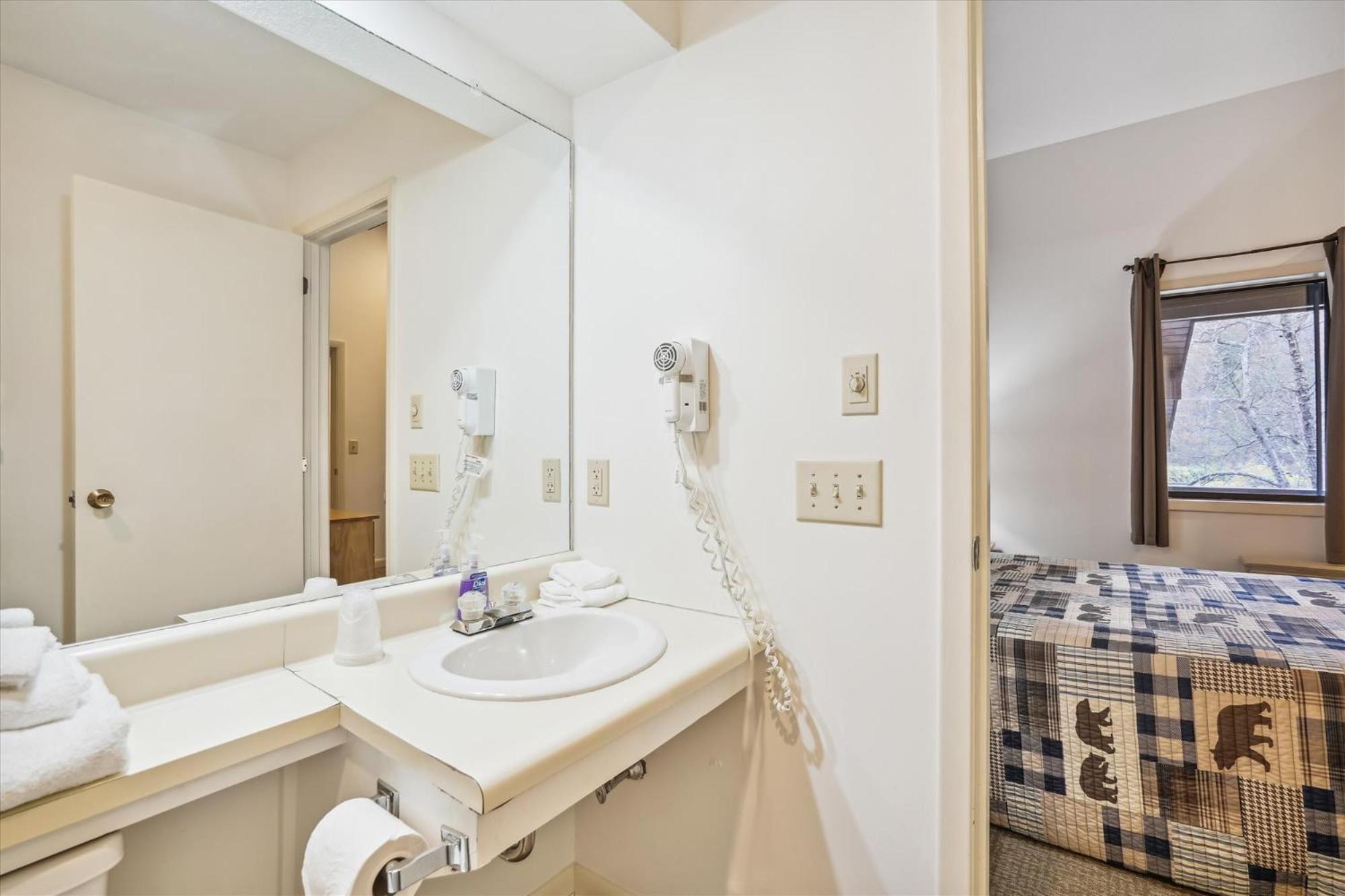 Cedarbrook Deluxe Two Bedroom Suite With Outdoor Heated Pool 19110 キリングトン エクステリア 写真